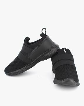 men knitted slip-on shoes with flat heels