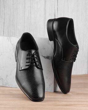 men lace-up round-toe shoes