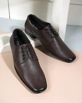 men lace-up round-toe shoes