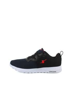 men lace-up running shoes