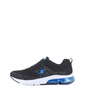 men lace-up running shoes