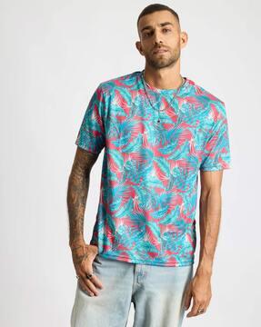 men leaf print regular fit crew-neck t-shirt