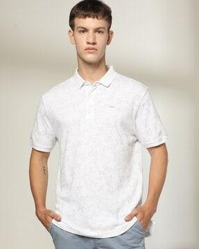 men leaf print regular fit polo t-shirt