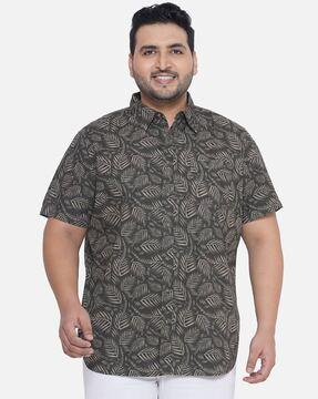 men leaf print regular fit shirt