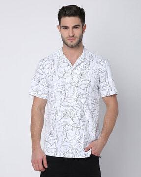 men leaf print regular fit shirt
