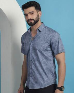 men leaf print regular fit shirt