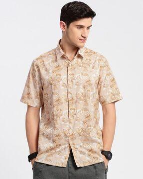 men leaf print slim fit shirt