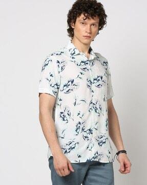 men leaf print slim fit shirt