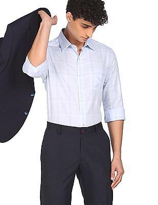 men light blue spread collar check casual shirt