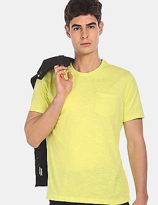 men light yellow chest pocket slub t-shirt