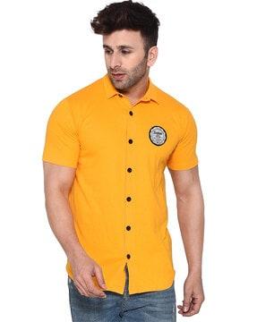 men logo print regular fit shirt with spread collar