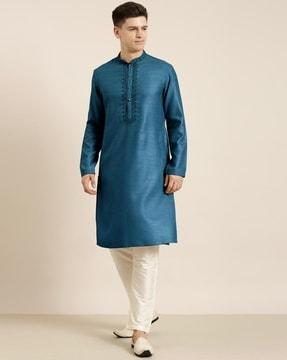 men long kurta with embroidery