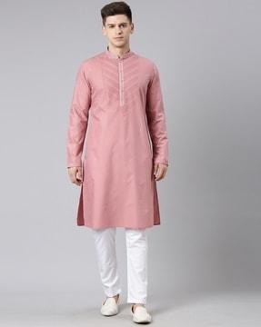 men long kurta with embroidery