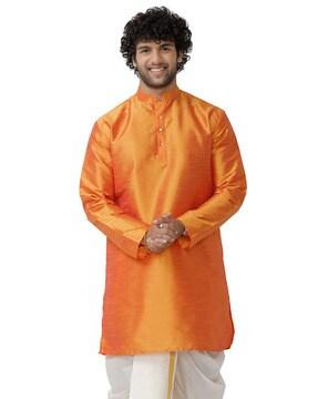 men long kurta with mandarin collar