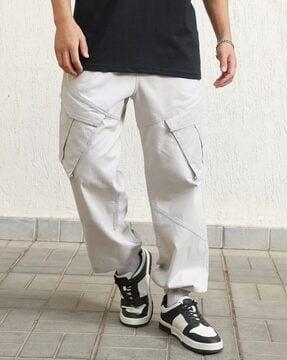 men loose fit cargo pants with insert pockets