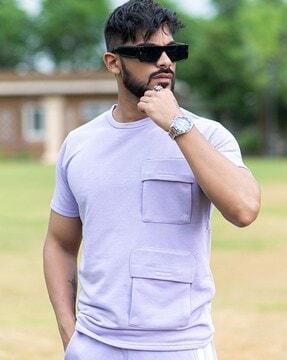 men loose fit crew-neck t-shirt with flap pockets