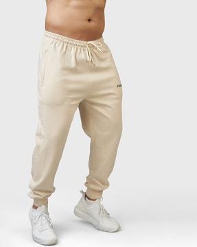 men low-rise joggers with elasticated drawstring waist