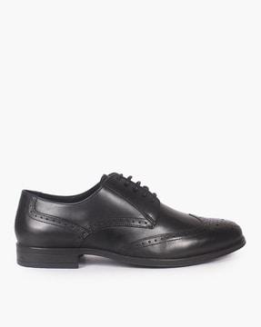 men low-top lace-up brogues