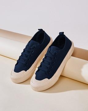 men low-top lace-up casual shoes