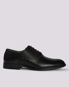 men low-top lace-up oxford shoes