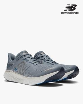 men low-top lace-up running shoes