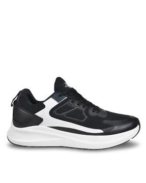 men low-top lace-up running shoes