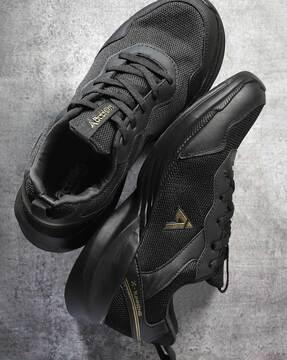 men low-top lace-up running shoes