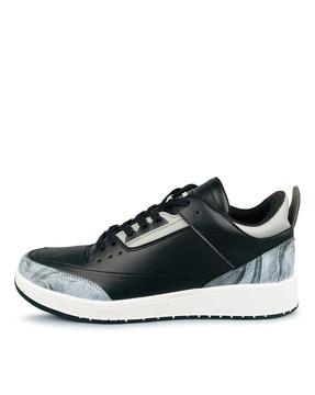 men low-top lace-up shoes