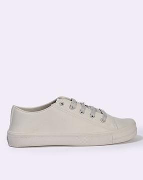 men low-top lace-up shoes