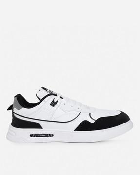 men low-top lace-up shoes