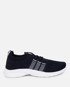 men low-top lace-up shoes