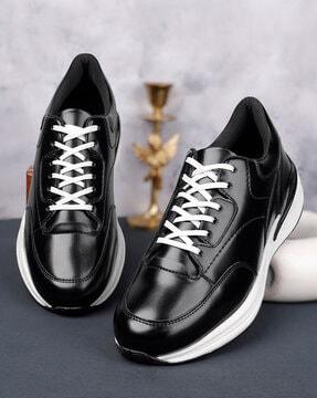 men low-top lace-up shoes