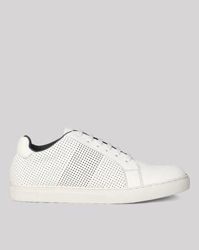 men low-top lace-up sneakers