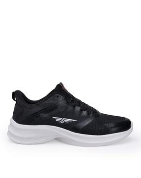 men low-top lace-up walking shoes