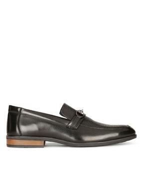 men low-top round-toe loafers