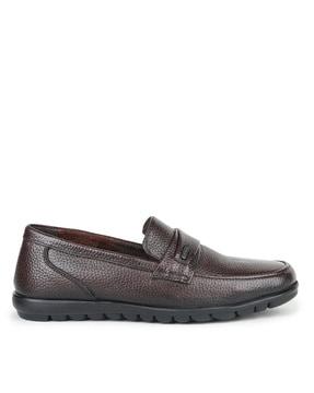 men low-top slip-on loafers