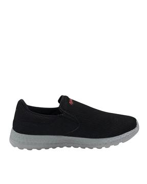 men low-top slip-on running shoes