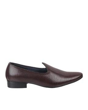 men low-top slip-on shoes