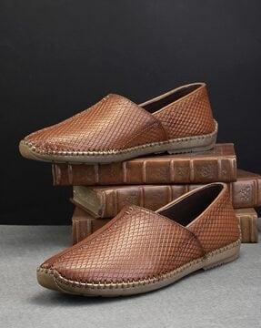 men low-top slip-on shoes