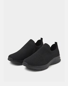 men low-top slip-on sneakers