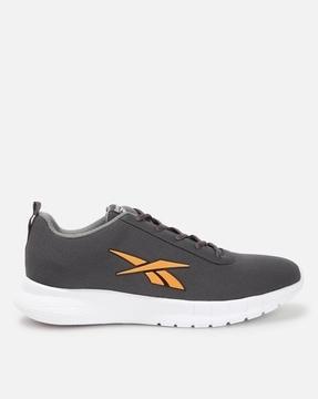 men low-top sports shoes with lace fastening