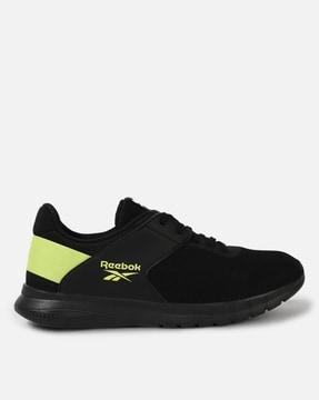 men low-top sports shoes with lace fastening