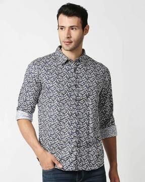 men manuel printed regular fit shirt