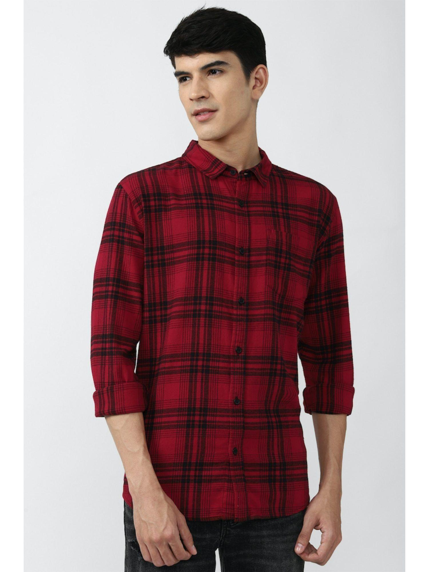 men maroon check shirt