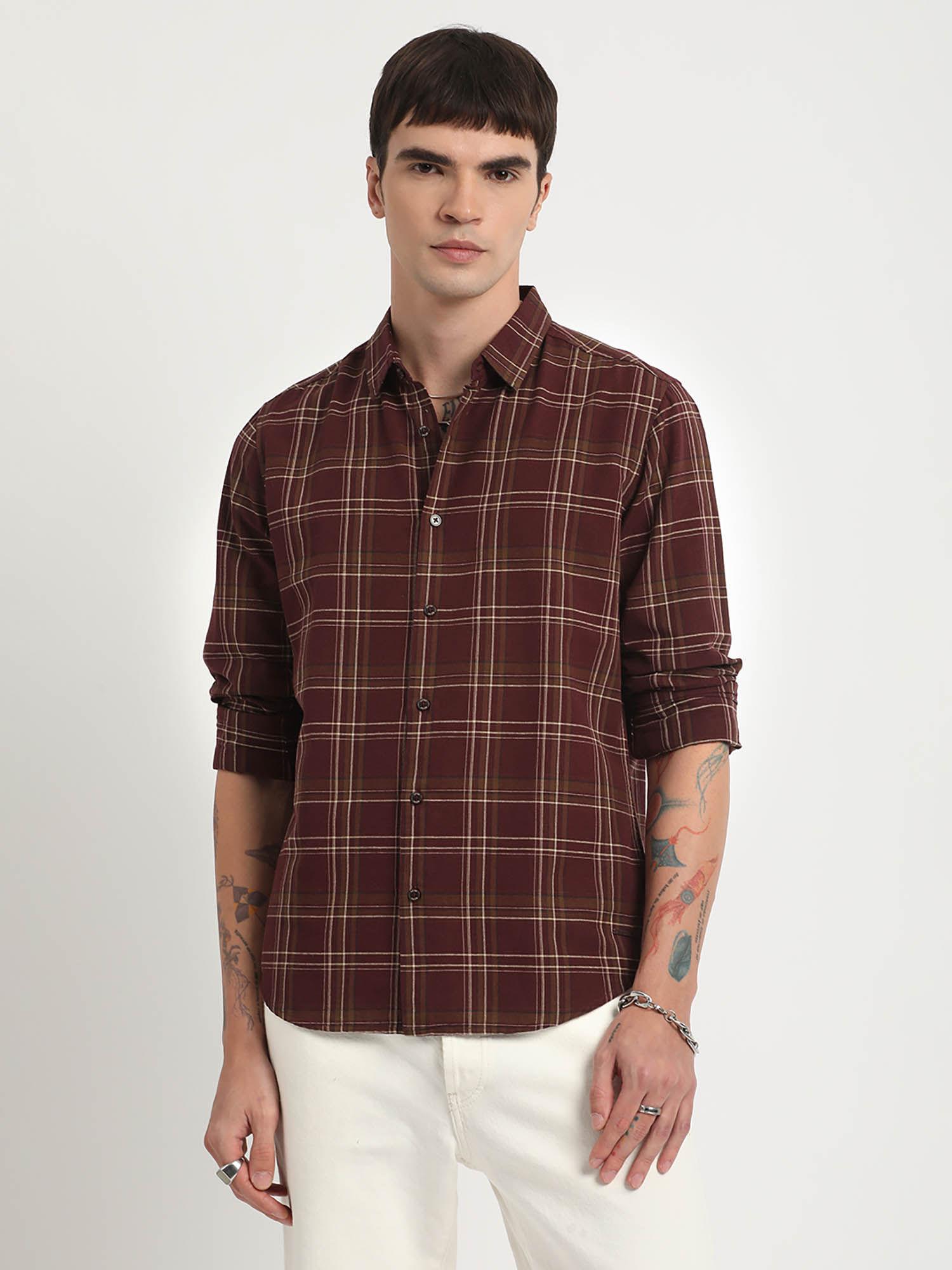 men maroon checked slim fit cotton casual shirt