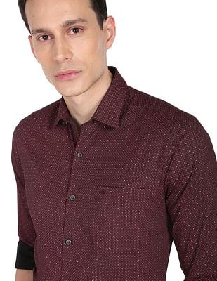 men maroon geometric print manhattan slim fit formal shirt