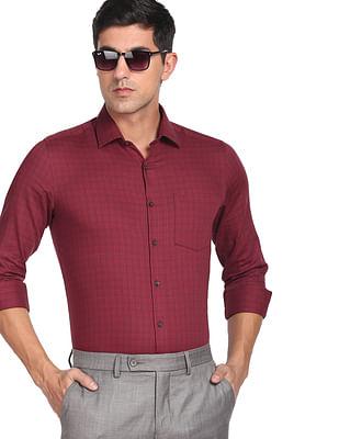 men maroon outline check manhattan slim fit formal shirt