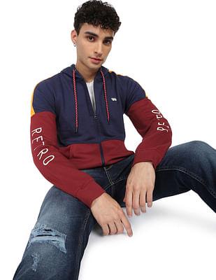 men maroon panelled colour block hooded sweatshirt