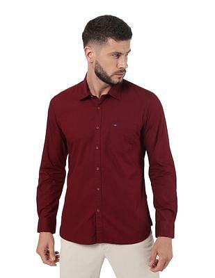 men maroon slim fit solid casual shirt