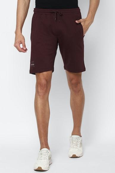 men maroon solid slim fit shorts